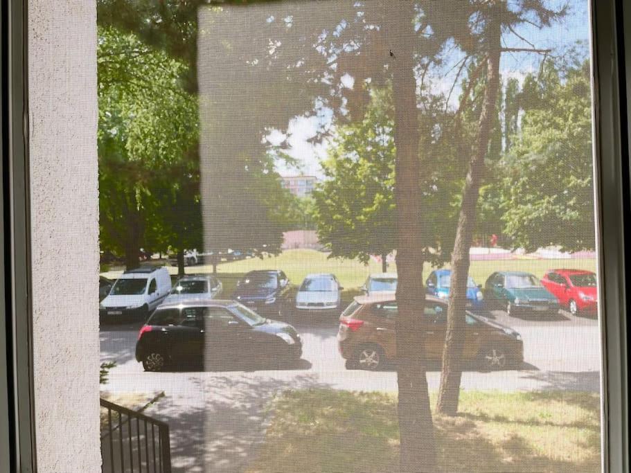 2,5 Izbovy Apartman V Ruzinove S Parkovanim Zdarma Bratislava Exterior foto